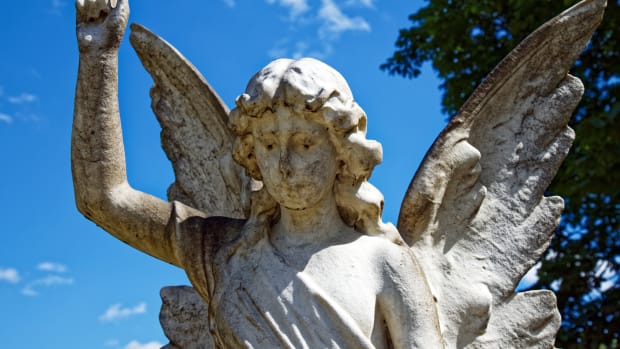 Baby_Garden_City_of_London_Cemetery_angel_monument_apocalyptic_Revelation_Chapter_X_detail