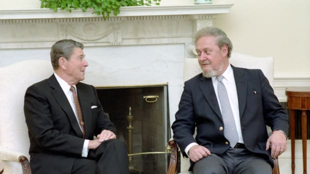 President_Ronald_Reagan_Meeting_with_Judge_Robert_Bork_in_The_Oval_Office