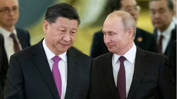 Xi-Jinping-Vladimir-Putin-Russia-China-2019-e1644378236826