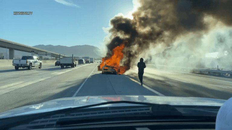  Audi R8 Burns in Riverside on 60 Freeway