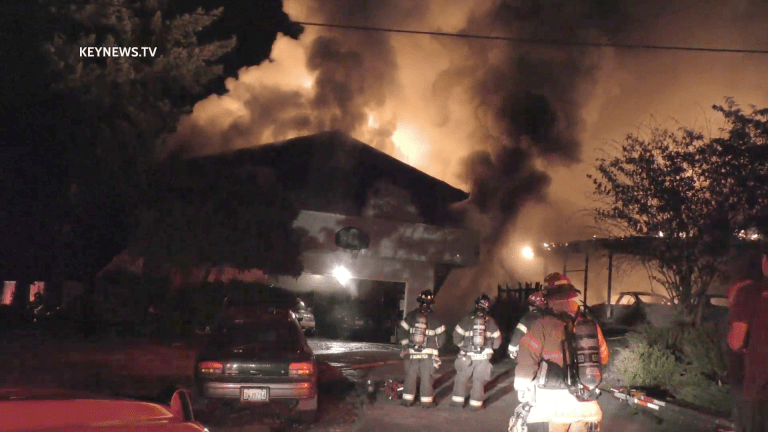 Late Night Fire Destroys 2 Homes in Federal Way