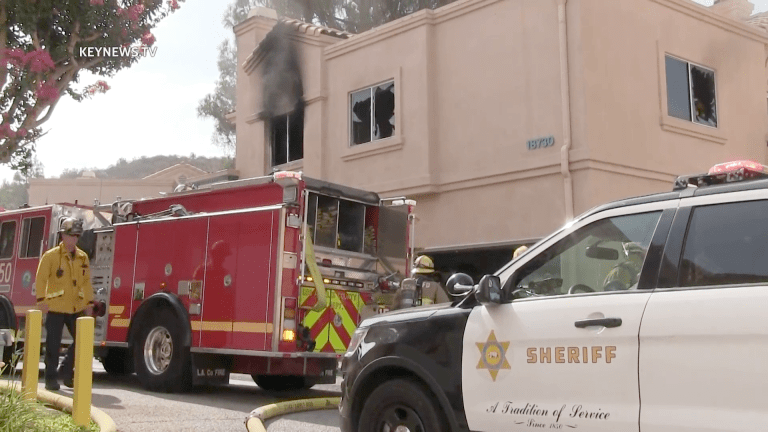 Firefighters Quickly Extinguish Santa Clarita Apartment Fire